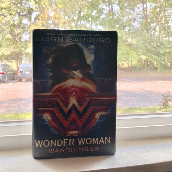 Wonder Woman - Picture 1 of 3